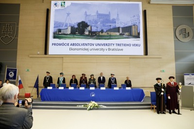 Promócie v akademickom roku 2023/2024 začala Univerzita tretieho veku Ekonomickej univerzity v Bratislave